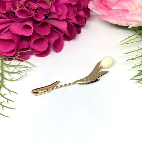 VINTAGE⚜️RARE AVON Porcelain Tulip Floral Lapel Pin - Picture 1 of 9